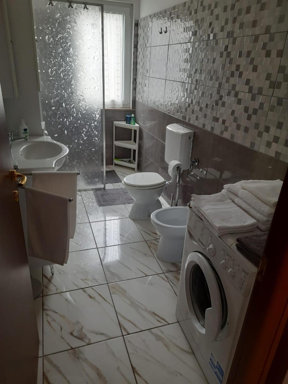 Azzurra Apartment